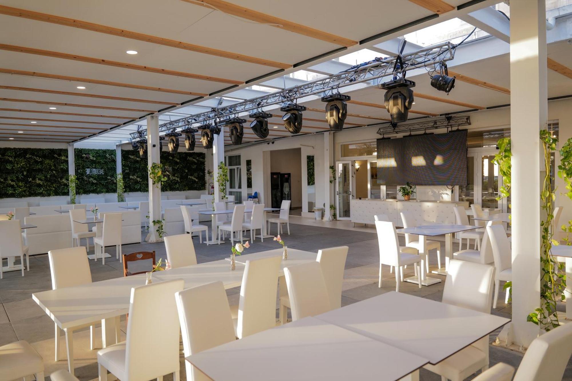 Hotel Artemide Mare Paestum Exterior foto